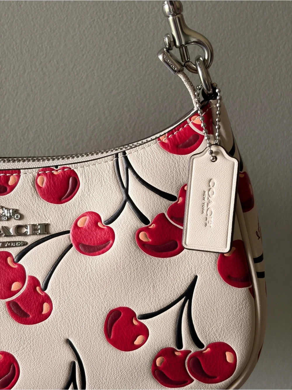 Coach Teri bag with cherry print - Picture 2 of 8